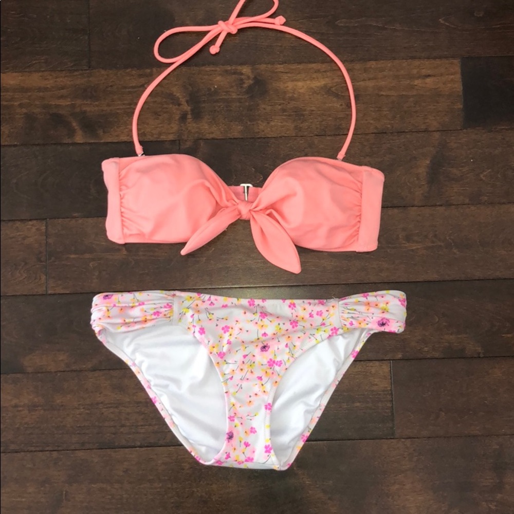 Victoria’s Secret Swimsuit: M top and S bottoms
